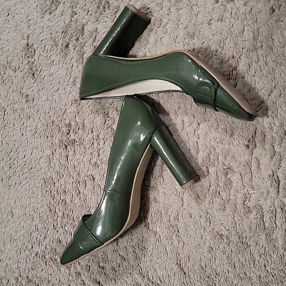 Tahari Patent Leather Olive Green Heel - Picture 8 of 10